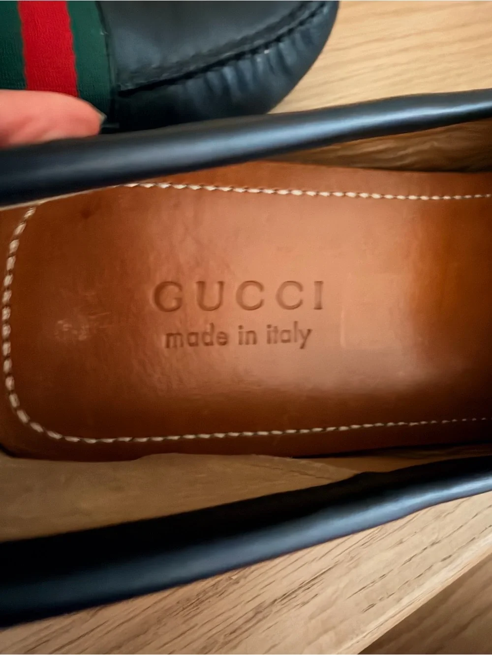 Black Leather Gucci Men’s Slip-On Loafers with Green-Red Webbing size 11